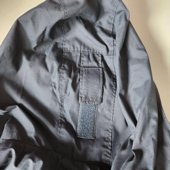 Columbia Youth Windbreaker Jacket Size 10/12 – Grey w/ Red & White Trim – Gently - Picture 8 of 9